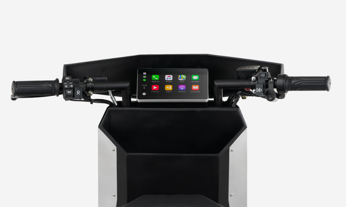賽博朋克遇上蘋果生態 Infinite Machine P1 模塊化電摩攜無線CarPlay登場，售價10,000美元的移動終端